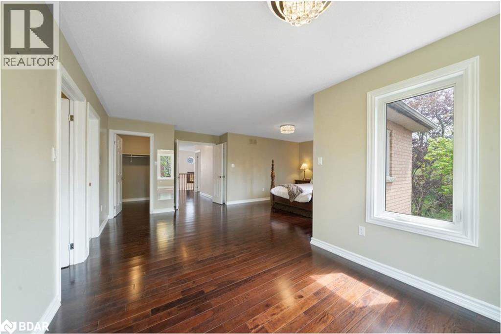 Photo 18 of 43 Falling Brook Drive, Barrie ON