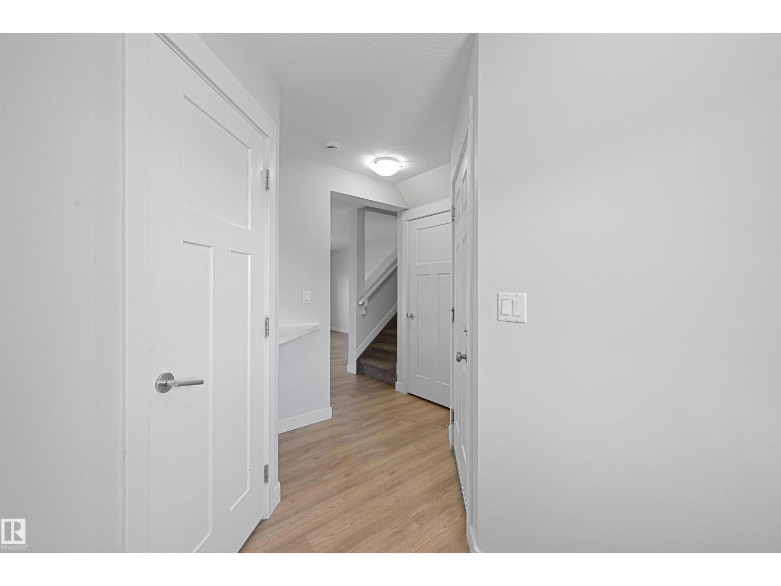Photo 10 of 7096 South Terwillegar Dr Nw, Edmonton AB