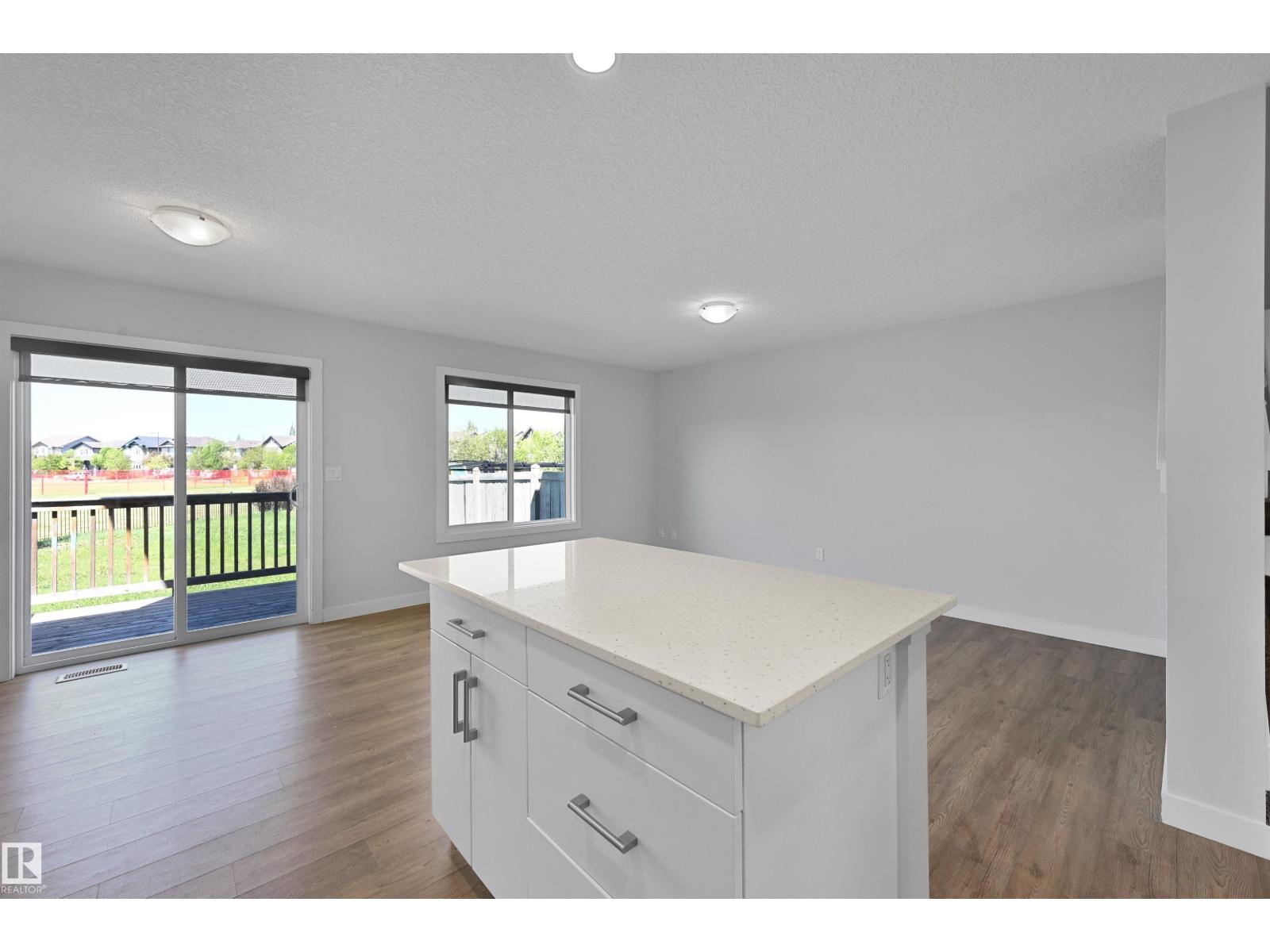 Photo 11 of 7096 South Terwillegar Dr Nw, Edmonton AB