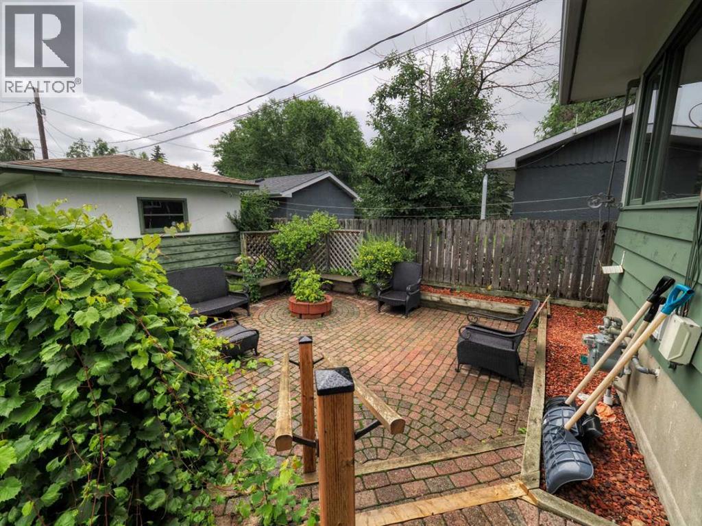 Single Family House Bungalow for Sale in  Grove Hill Road SW Glendale Calgary 