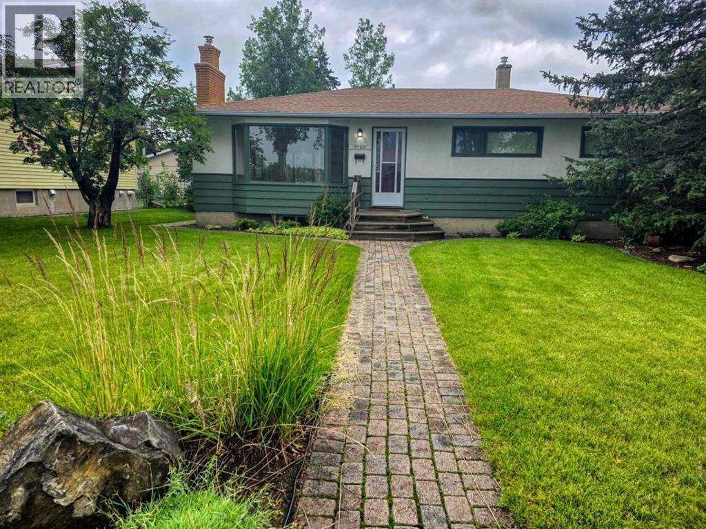 Single Family House Bungalow for Sale in  Grove Hill Road SW Glendale Calgary 