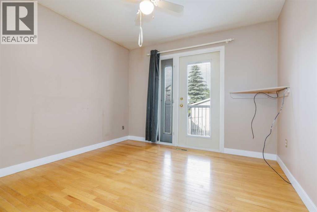 Photo 22 of 76 Doverglen Crescent Se, Calgary AB