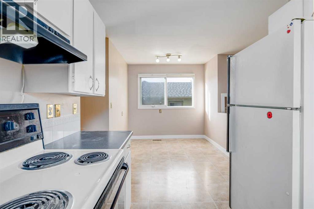 Photo 14 of 76 Doverglen Crescent Se, Calgary AB