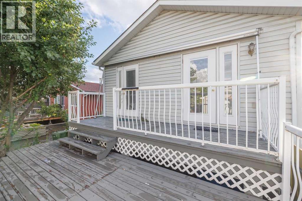 Photo 7 of 76 Doverglen Crescent Se, Calgary AB