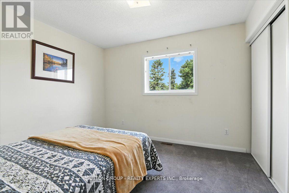Photo 23 of 524 Garbutt Terrace, Peterborough North ON