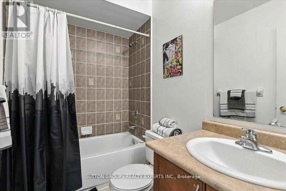 Photo 29 of 524 Garbutt Terrace, Peterborough North ON