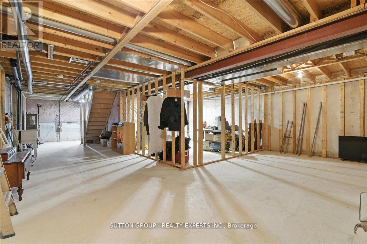 Photo 25 of 524 Garbutt Terrace, Peterborough North ON