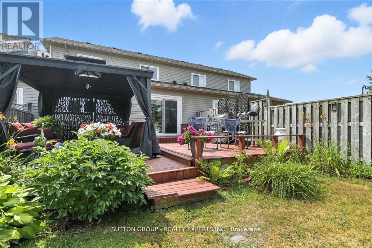 Photo 3 of 524 Garbutt Terrace, Peterborough North ON