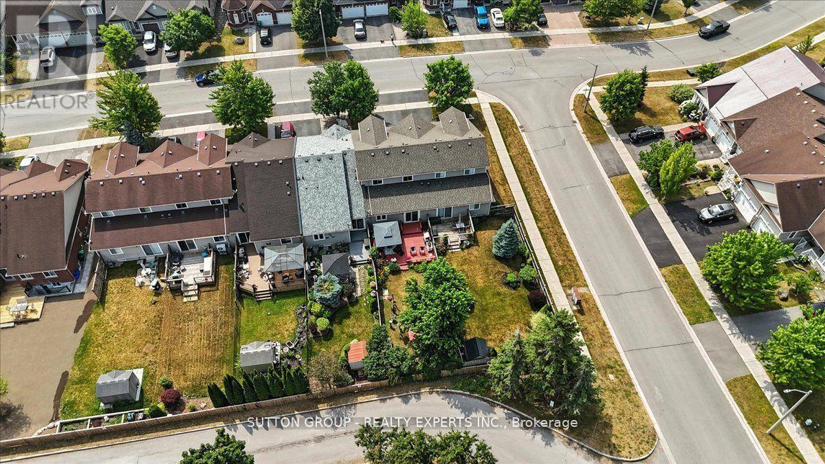 Photo 12 of 524 Garbutt Terrace, Peterborough North ON