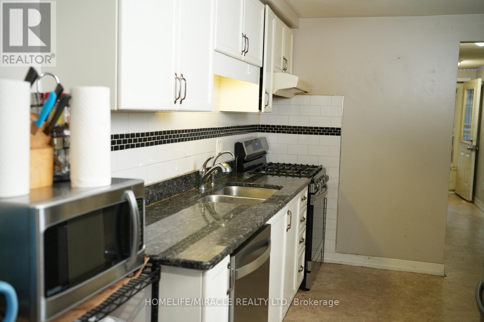 Photo 5 of 419 Downsview Place, Waterloo ON