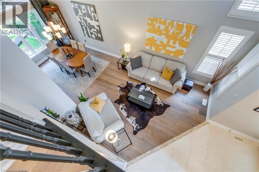Photo 11 of 16 Sweetman Drive, Dundas ON