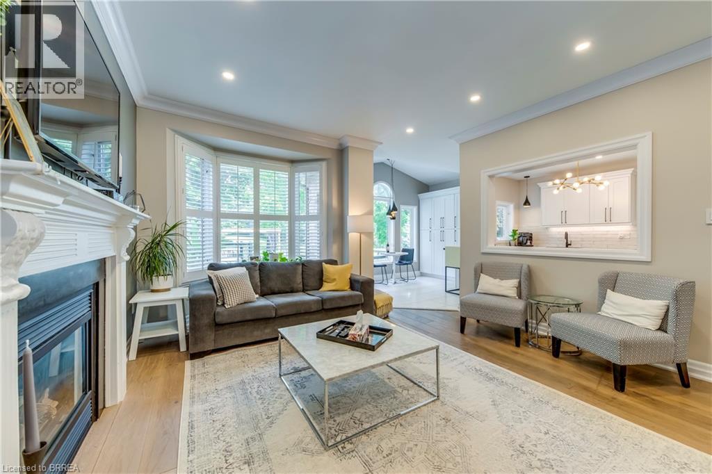Photo 15 of 16 Sweetman Drive, Dundas ON