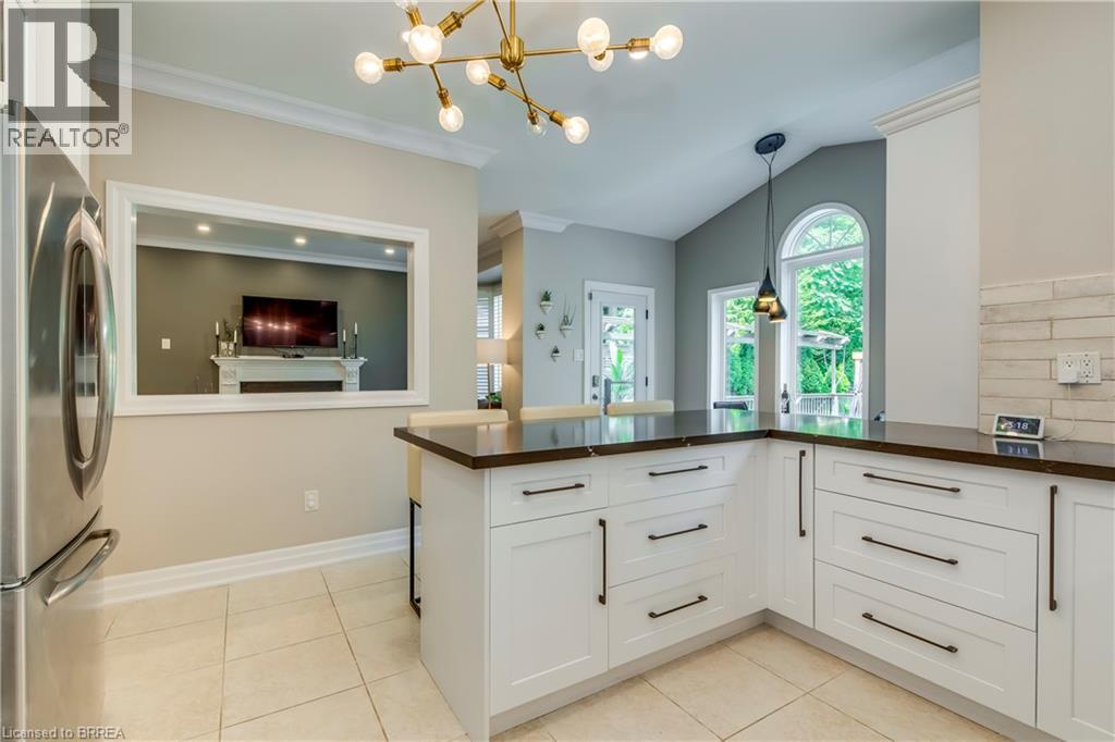 Photo 17 of 16 Sweetman Drive, Dundas ON