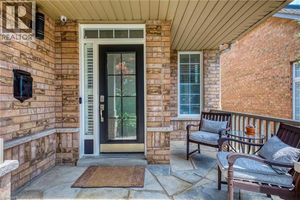 Photo 6 of 16 Sweetman Drive, Dundas ON