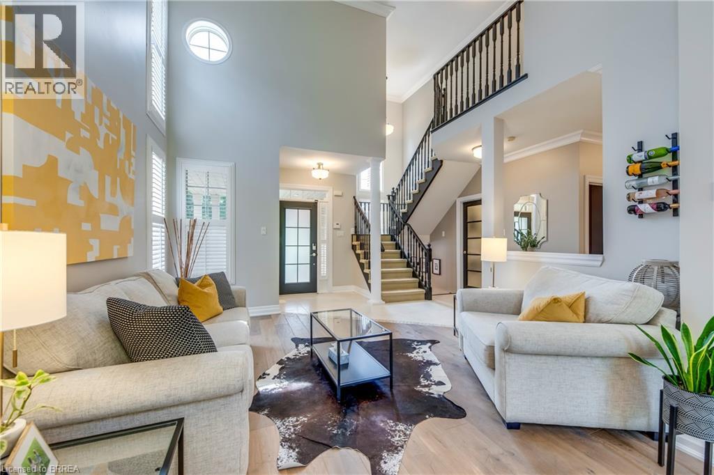 Photo 9 of 16 Sweetman Drive, Dundas ON