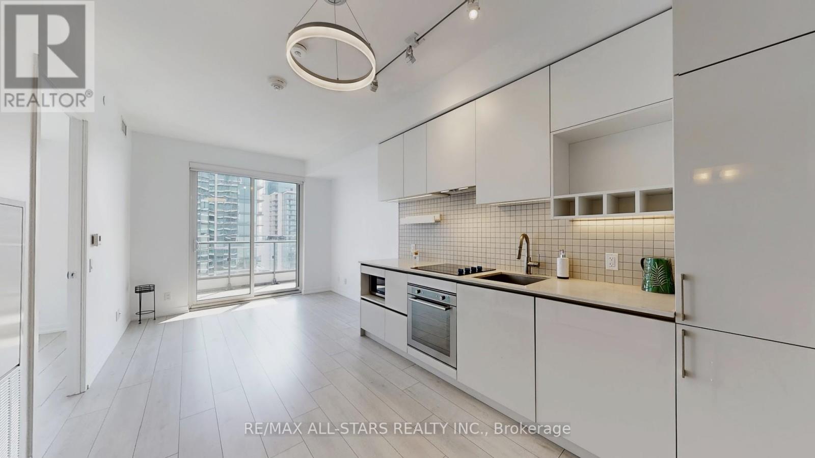 Photo 13 of 5003 950 Portage Parkway, Vaughan ON