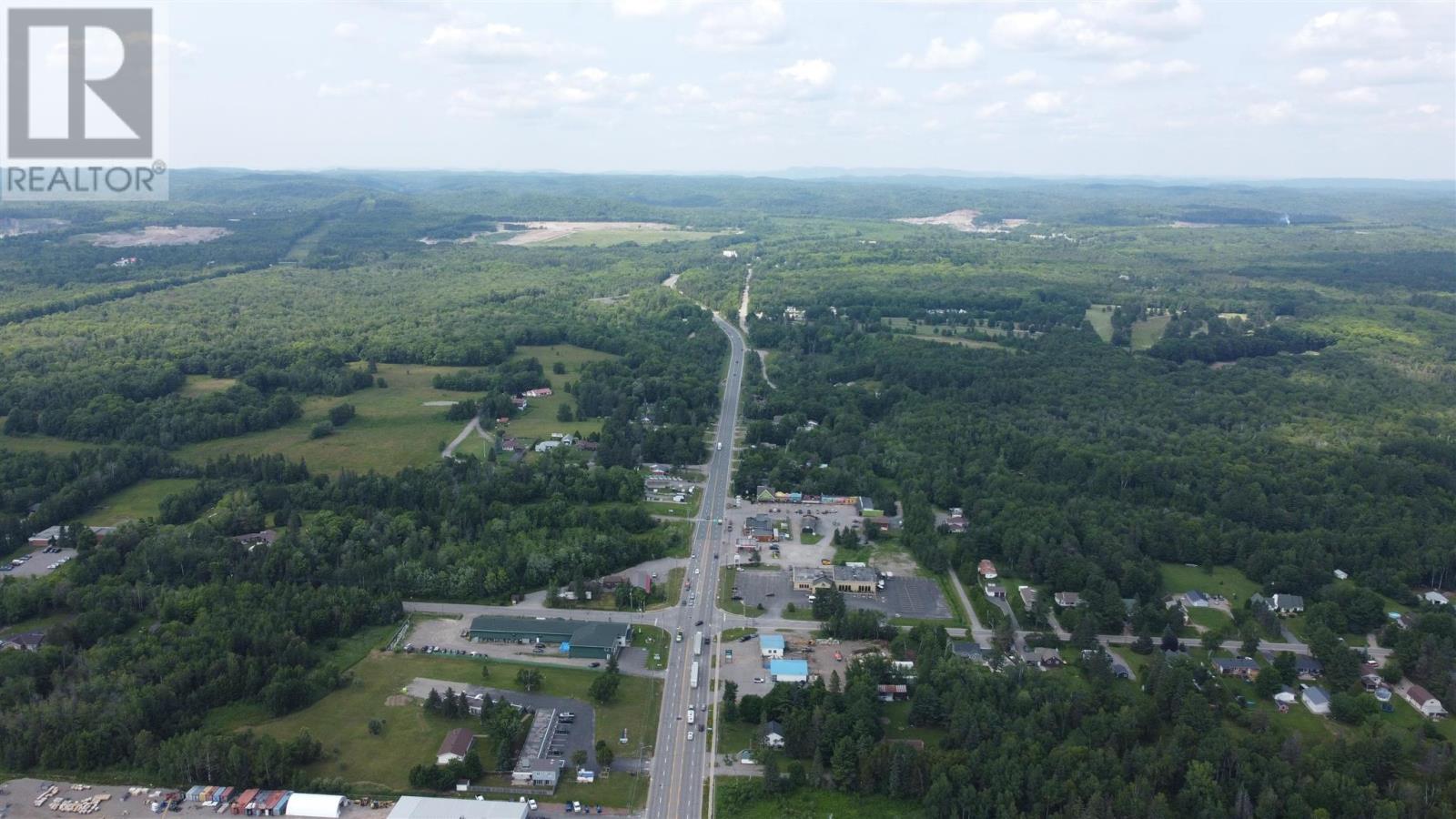 Photo 4 of 1149 Great Northern Rd, Sault Ste Marie ON