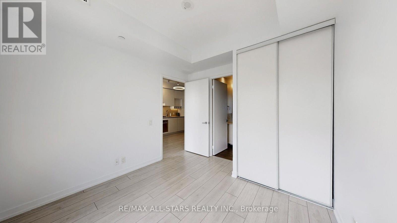 Photo 2 of 5003 950 Portage Parkway, Vaughan ON
