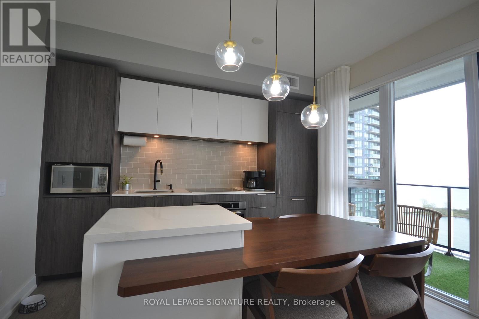 Photo 9 of 2406 70 Annie Craig Drive, Toronto ON
