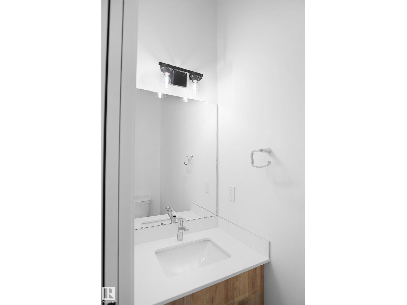 Photo 19 of 20603 42 Av Nw, Edmonton AB