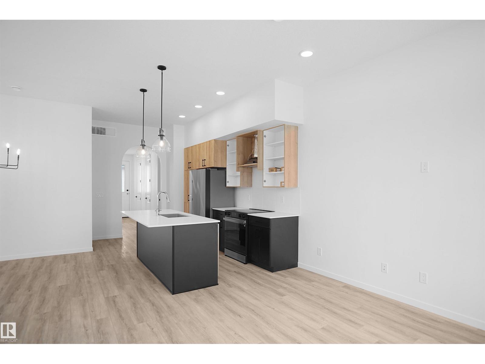 Photo 21 of 20603 42 Av Nw, Edmonton AB