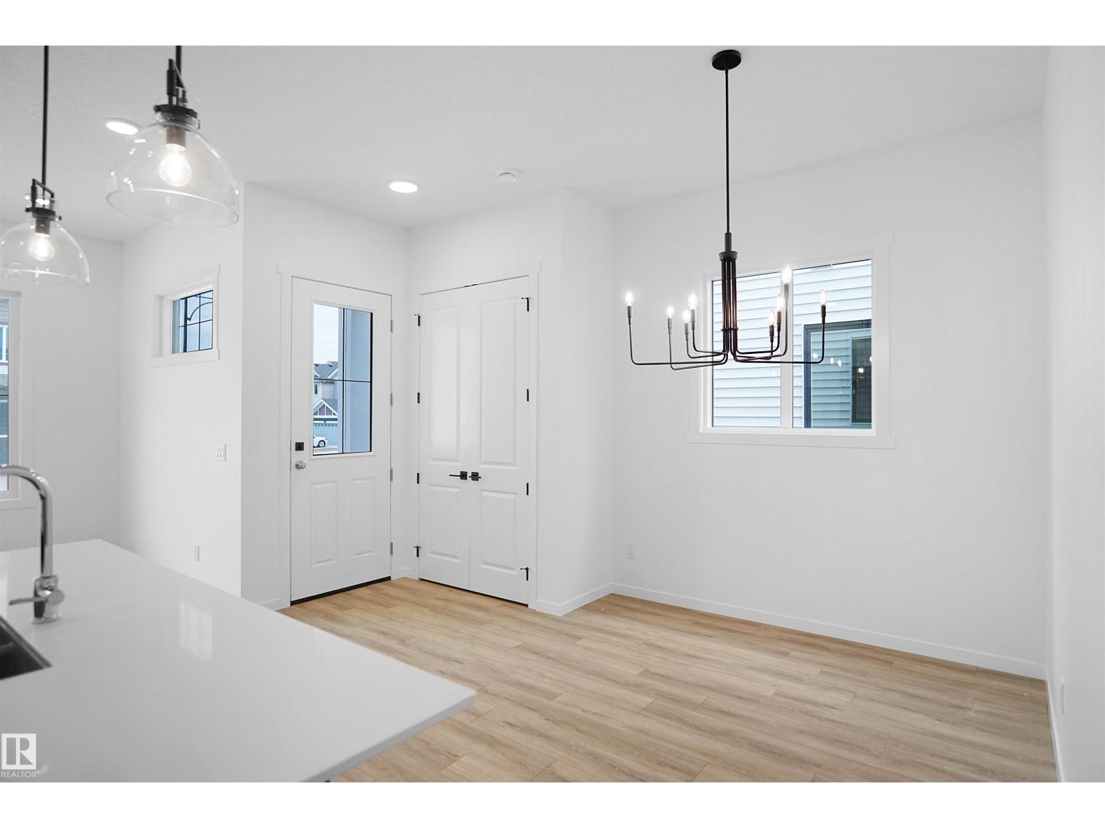 Photo 20 of 20603 42 Av Nw, Edmonton AB
