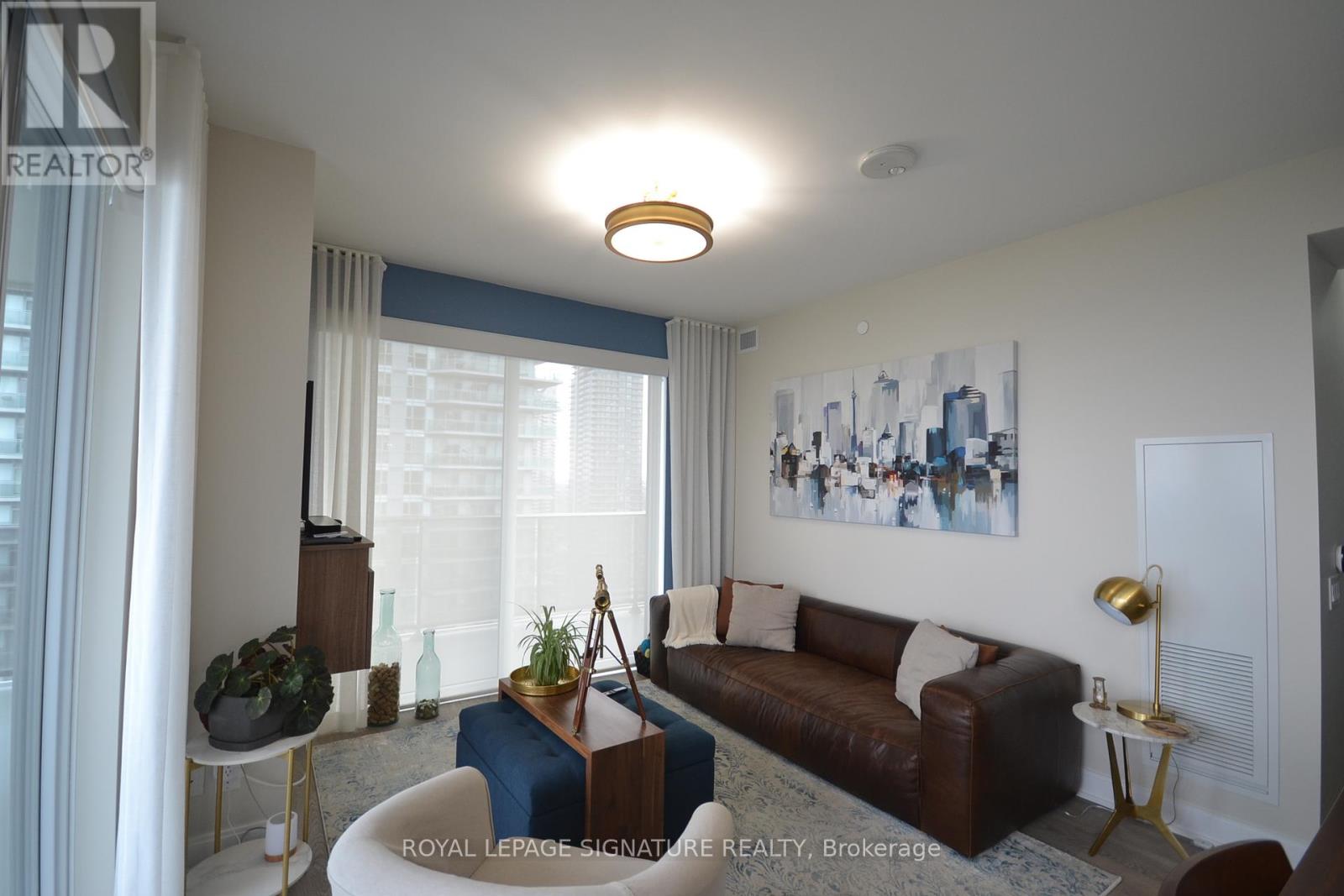 Photo 11 of 2406 70 Annie Craig Drive, Toronto ON