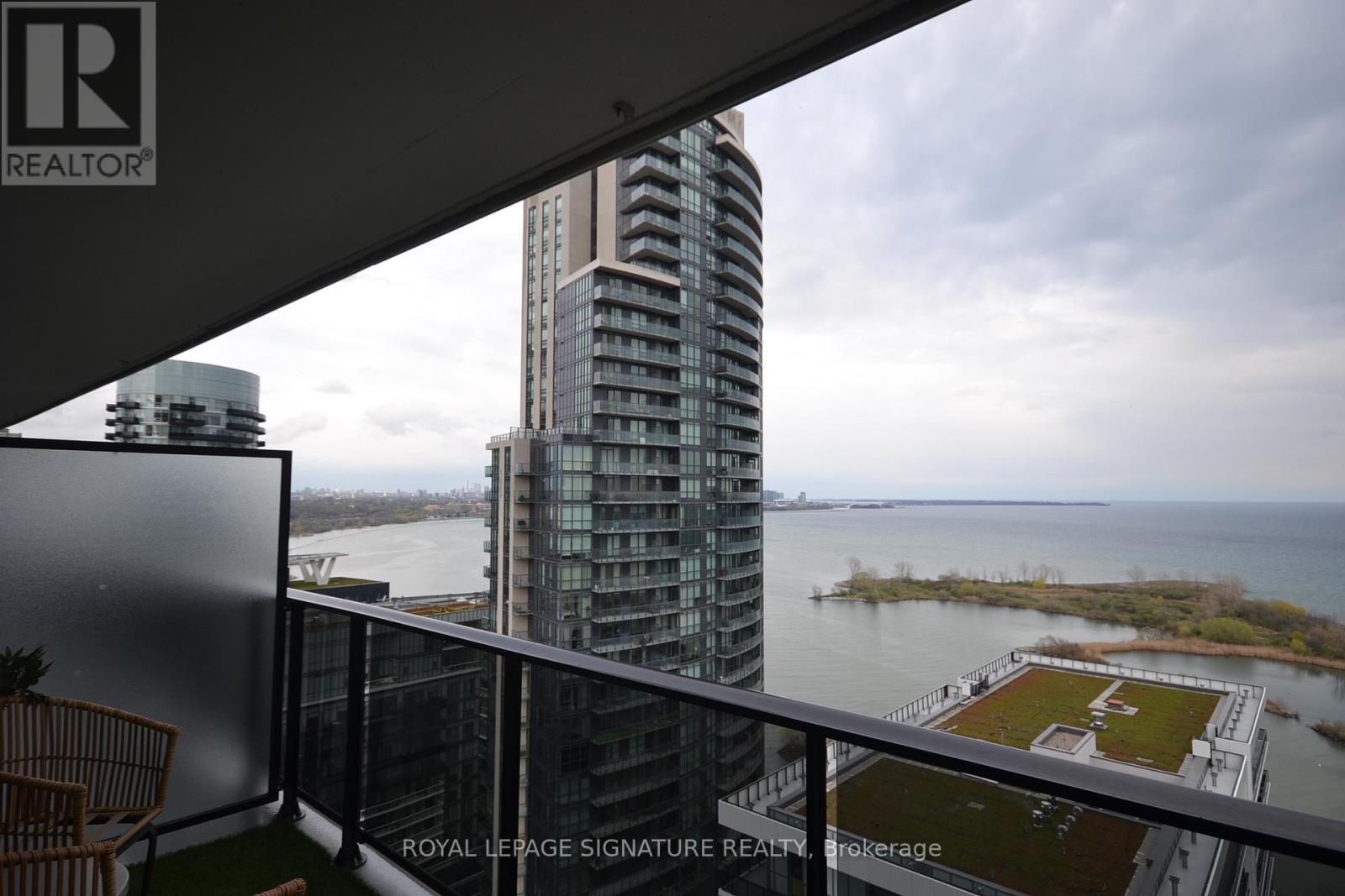 Photo 14 of 2406 70 Annie Craig Drive, Toronto ON
