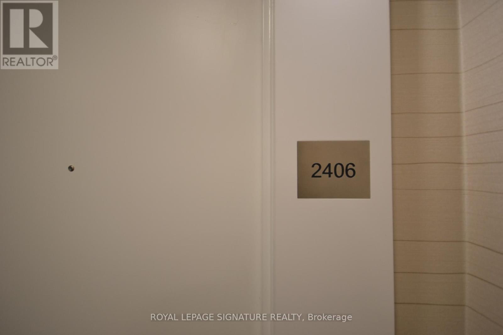 Photo 4 of 2406 70 Annie Craig Drive, Toronto ON