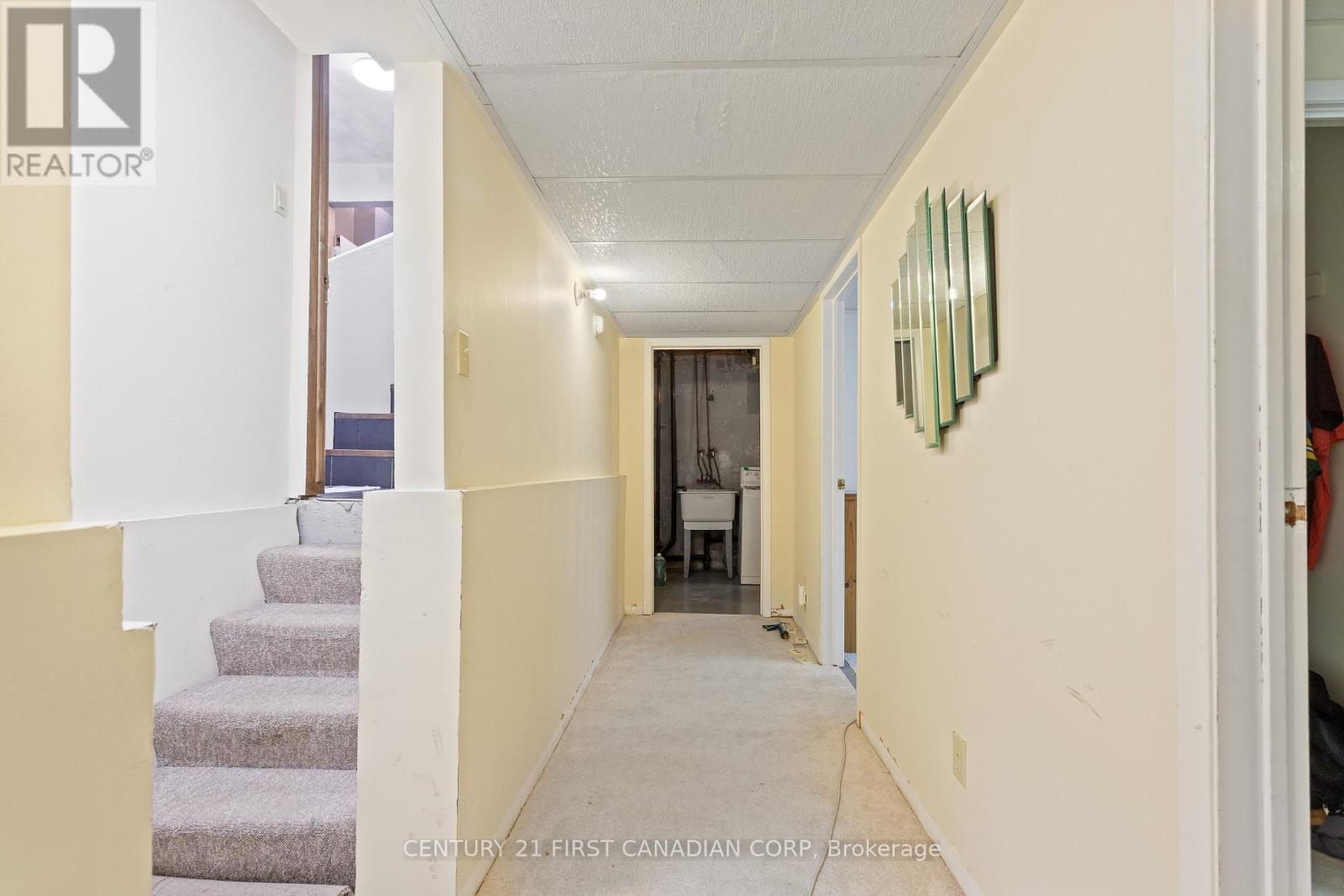 Photo 20 of 7 Rollscourt Gardens, London North ON