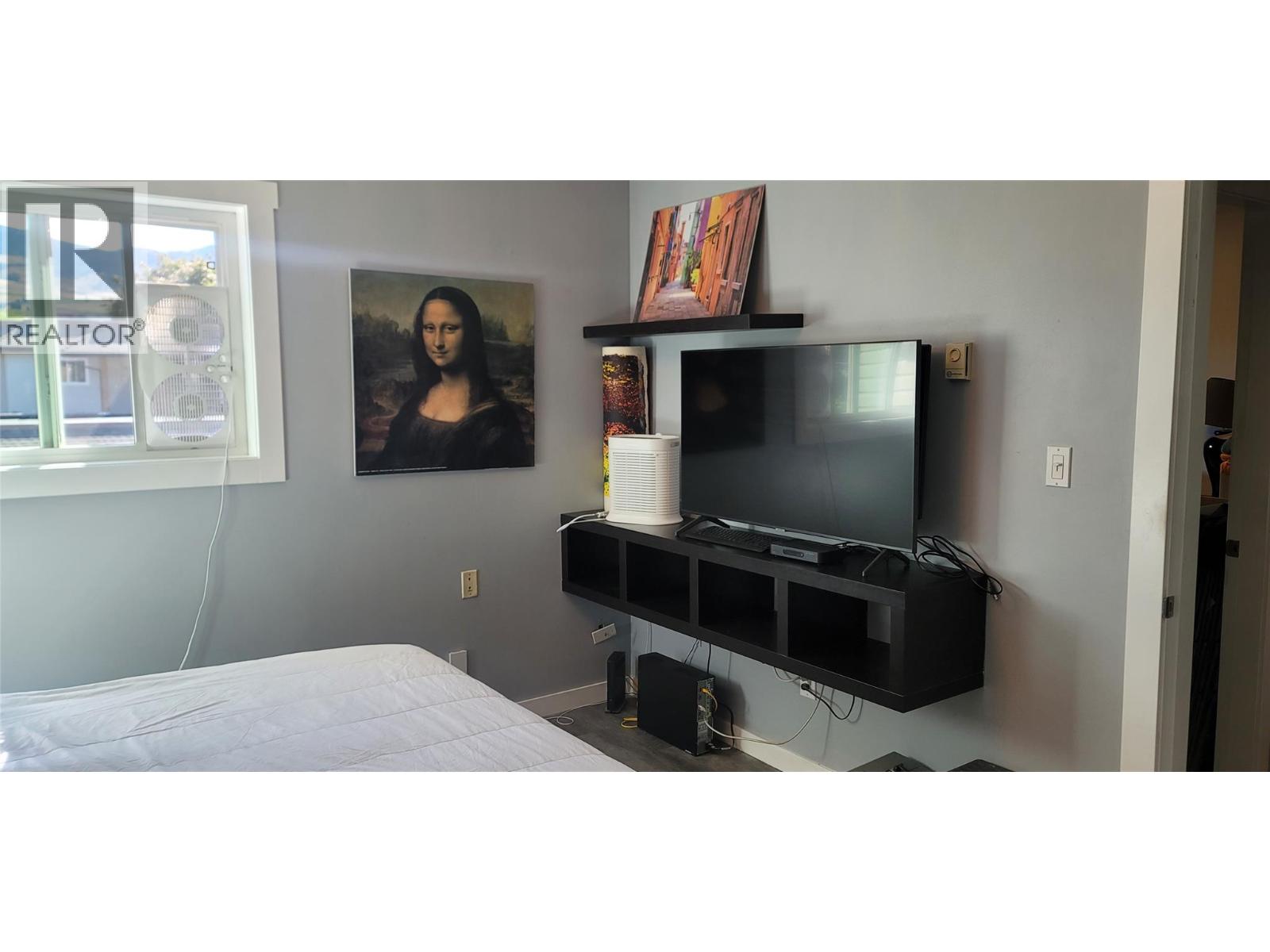 Photo 8 of 240 Mcintosh Road Unit 211, Kelowna BC