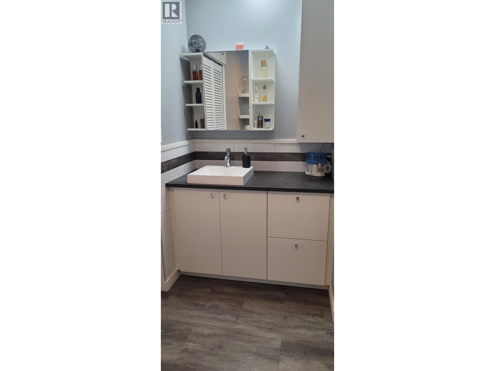 Photo 5 of 240 Mcintosh Road Unit 211, Kelowna BC