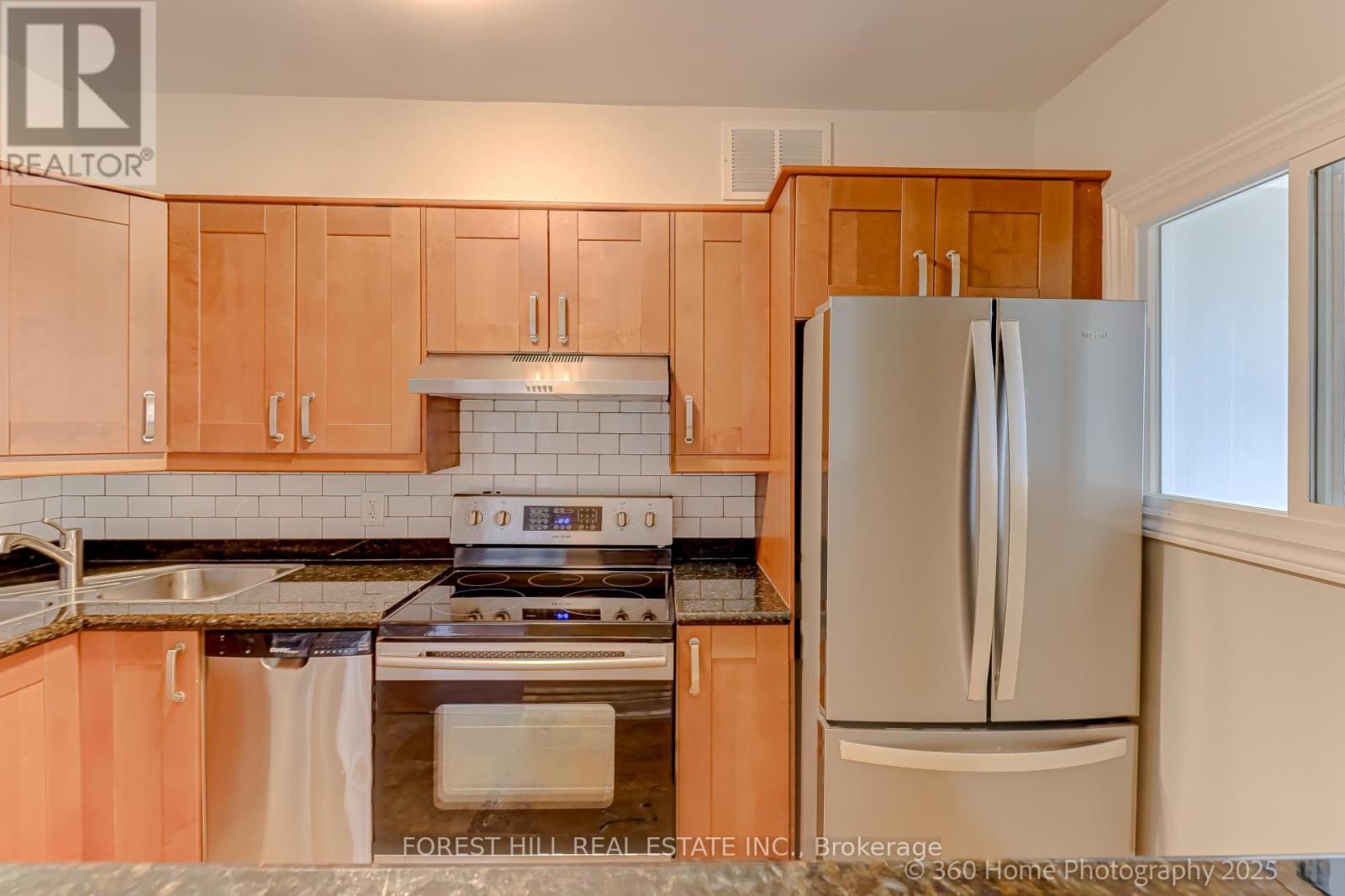 Photo 6 of 403 5949 Yonge Street, Toronto ON