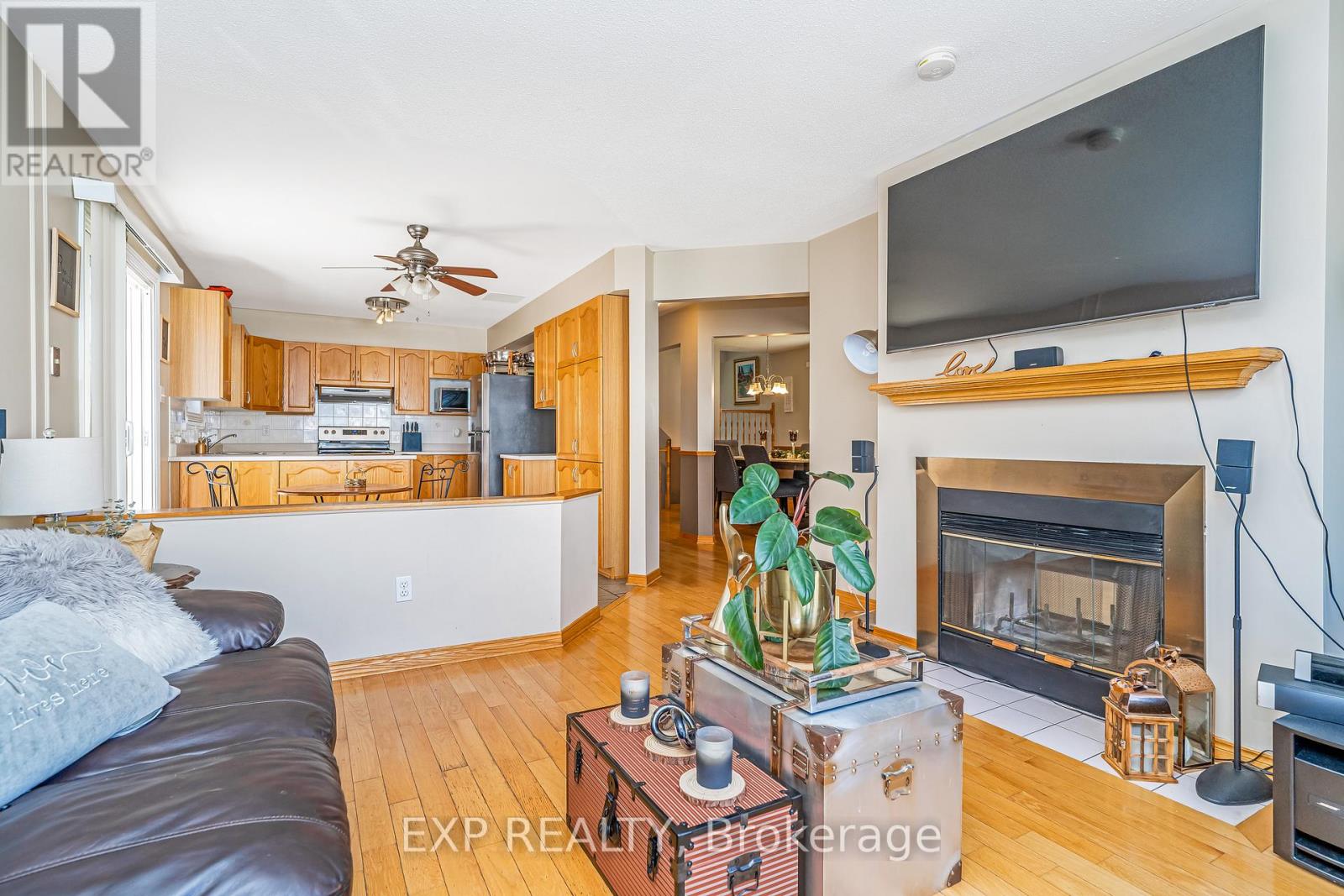Photo 12 of 2103 Gardenway Drive, Ottawa ON