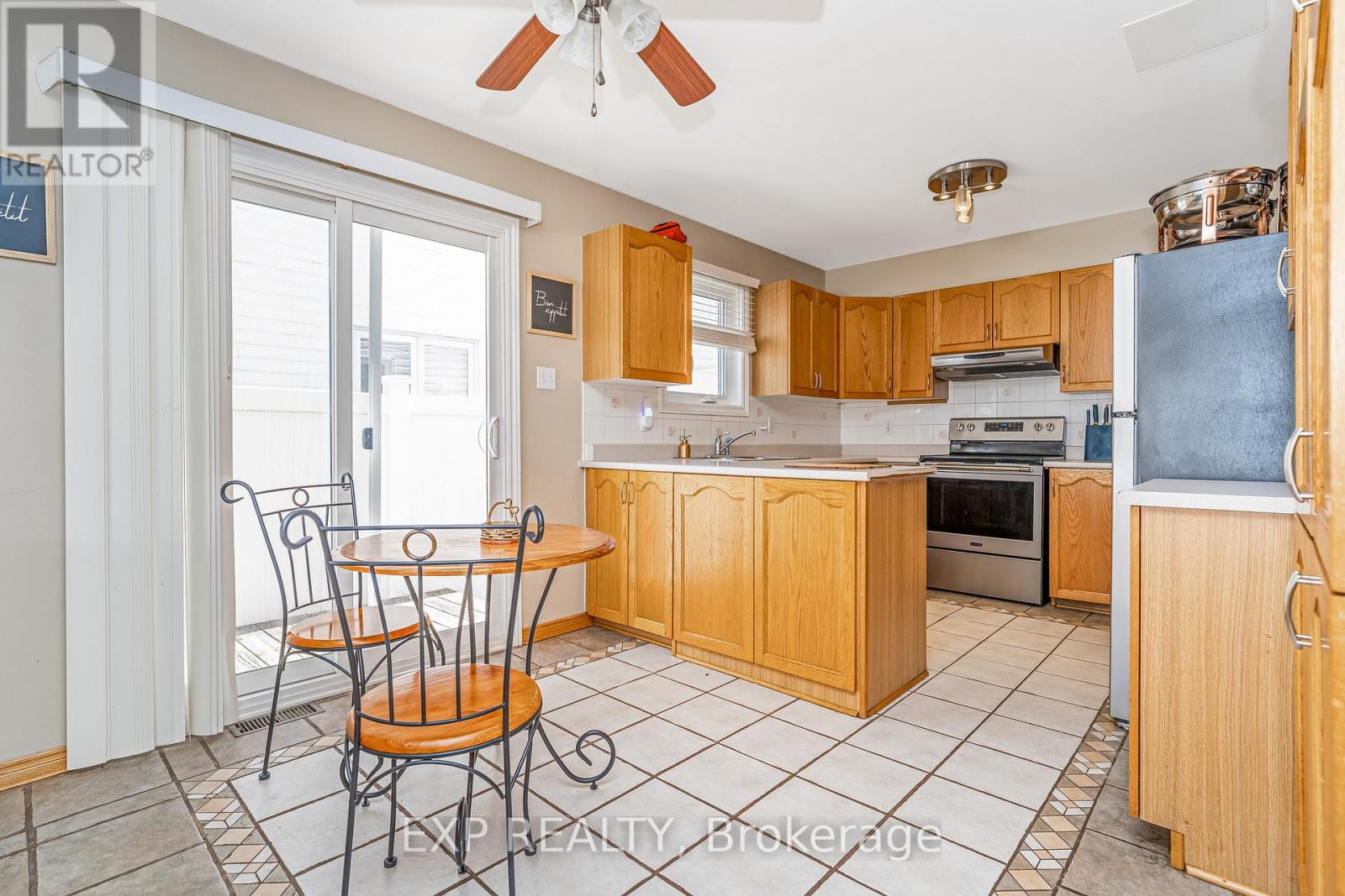 Photo 14 of 2103 Gardenway Drive, Ottawa ON