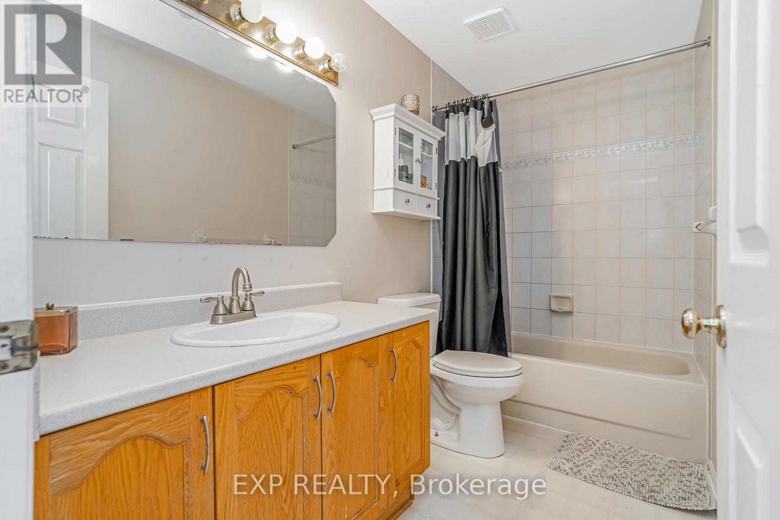 Photo 32 of 2103 Gardenway Drive, Ottawa ON
