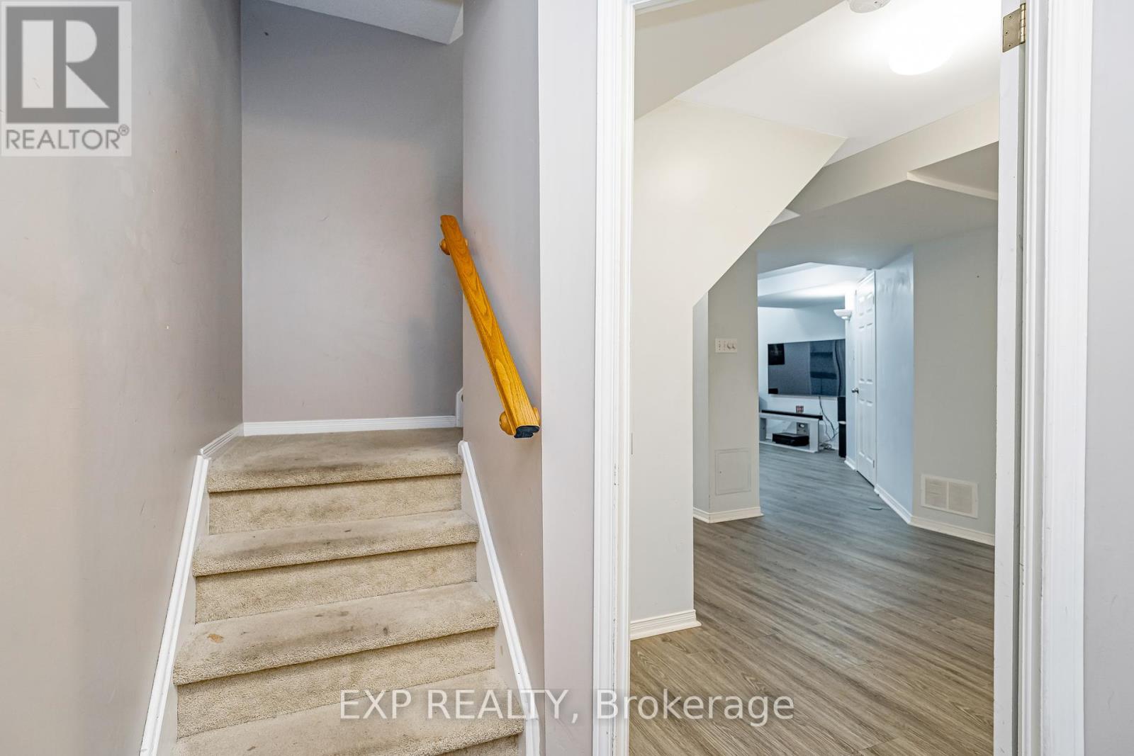 Photo 37 of 2103 Gardenway Drive, Ottawa ON