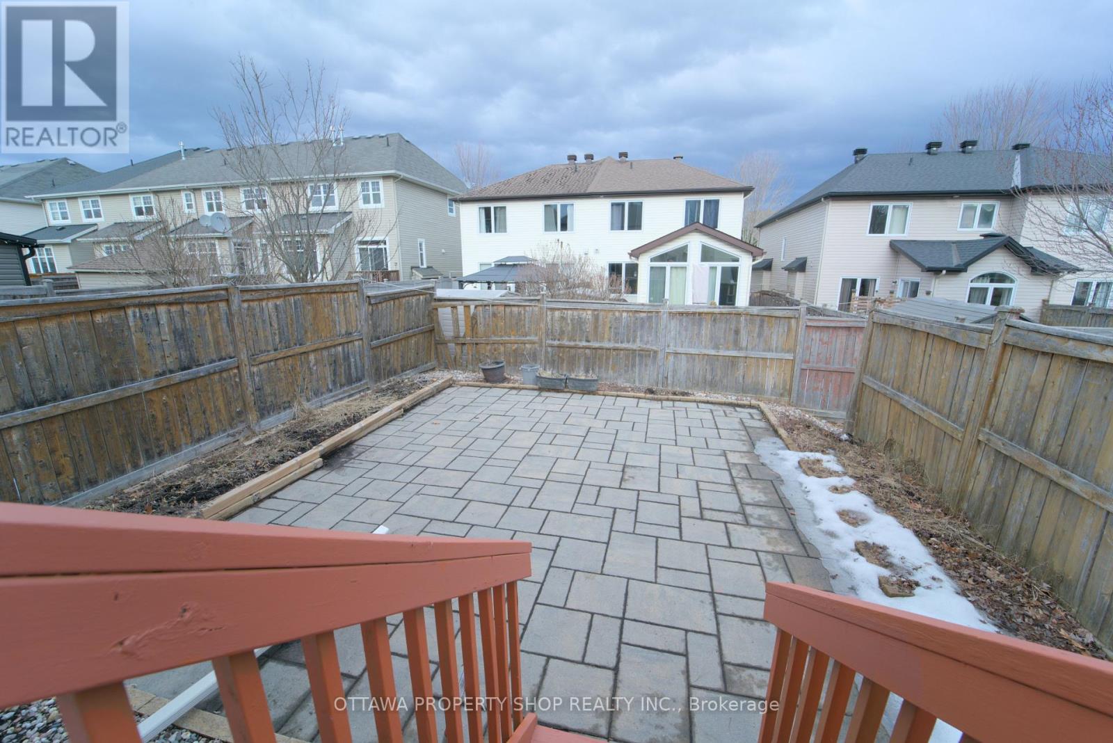 Photo 6 of 37 Cresthaven Drive, Ottawa ON