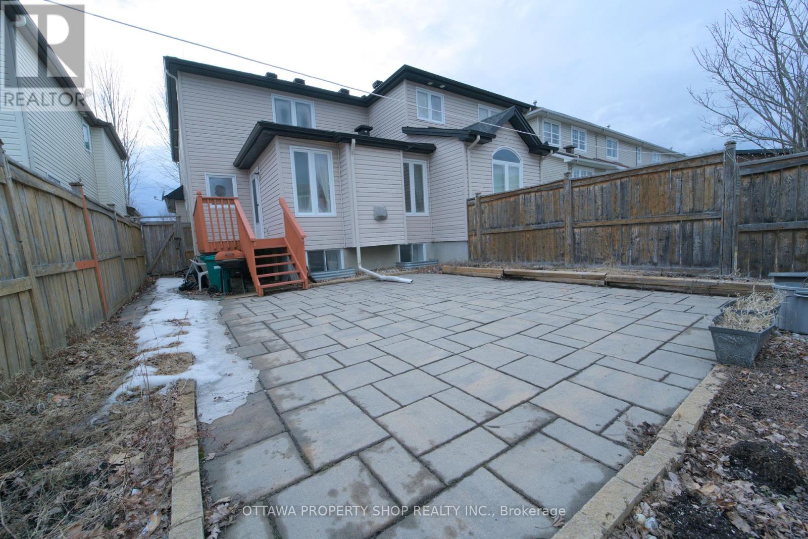 Photo 1 of 37 Cresthaven Drive, Ottawa ON