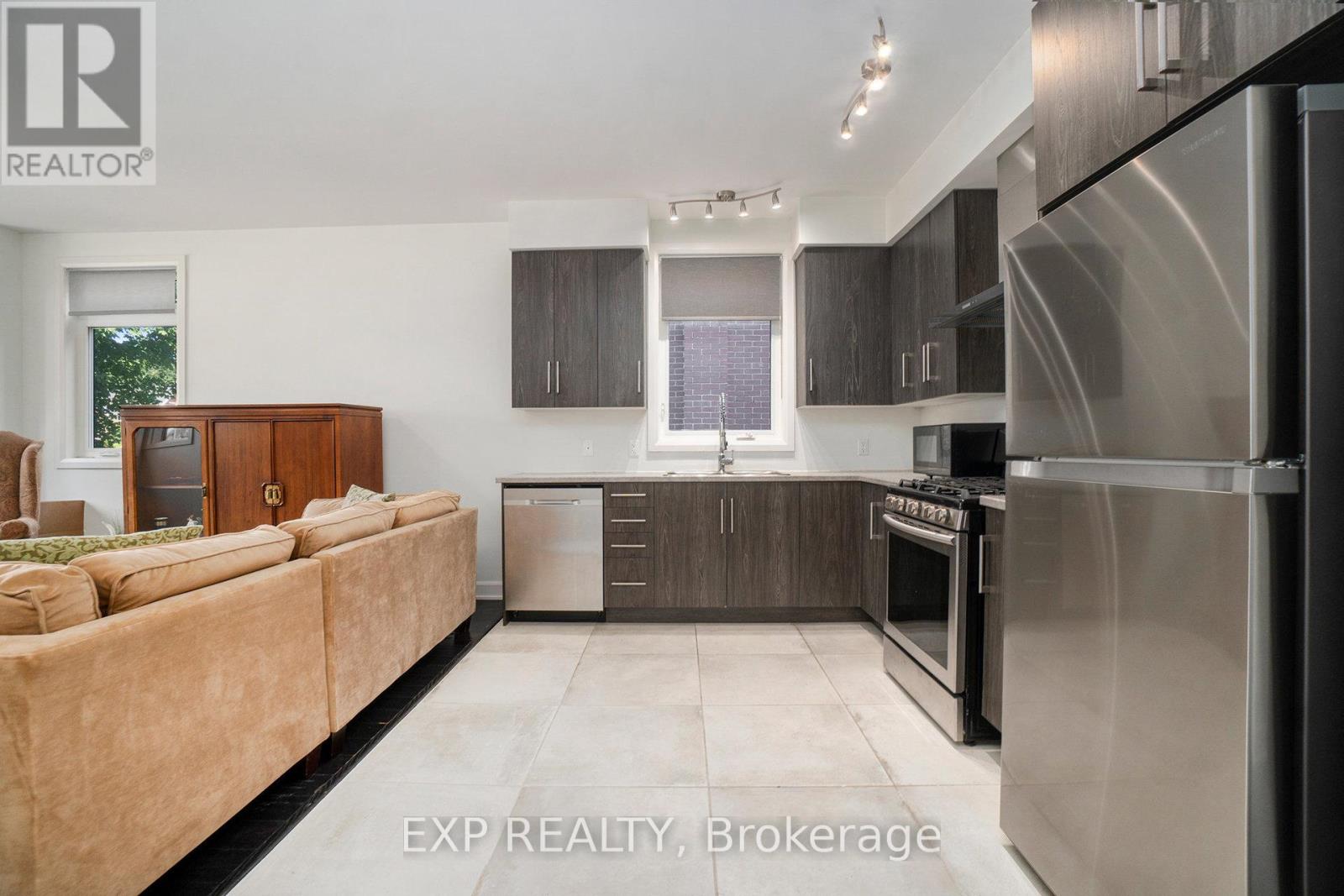 Photo 10 of 2 129 Smirle Avenue, Ottawa ON