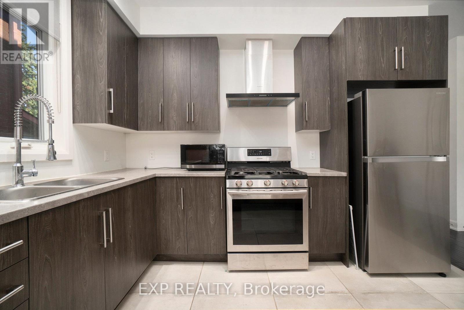 Photo 12 of 2 129 Smirle Avenue, Ottawa ON