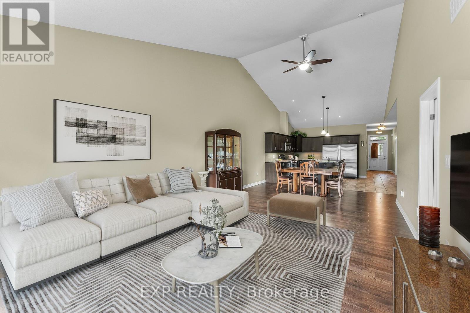 Photo 15 of 4 5490 Prince Edward Avenue, Niagara Falls ON