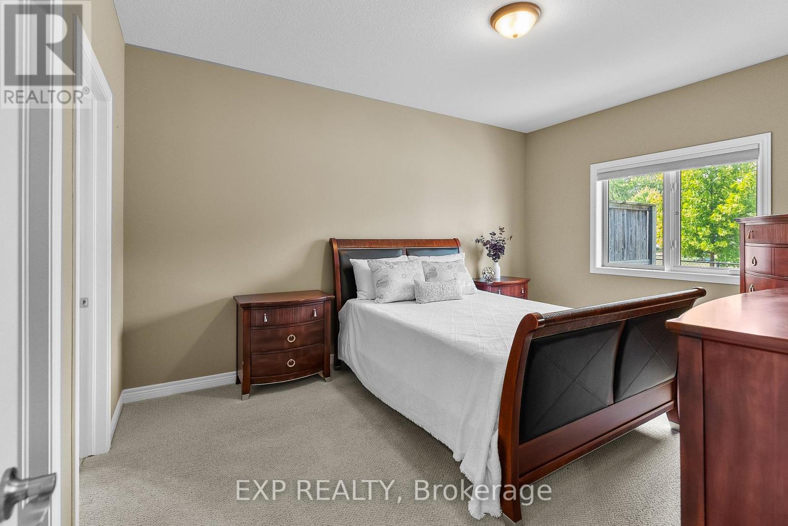 Photo 18 of 4 5490 Prince Edward Avenue, Niagara Falls ON
