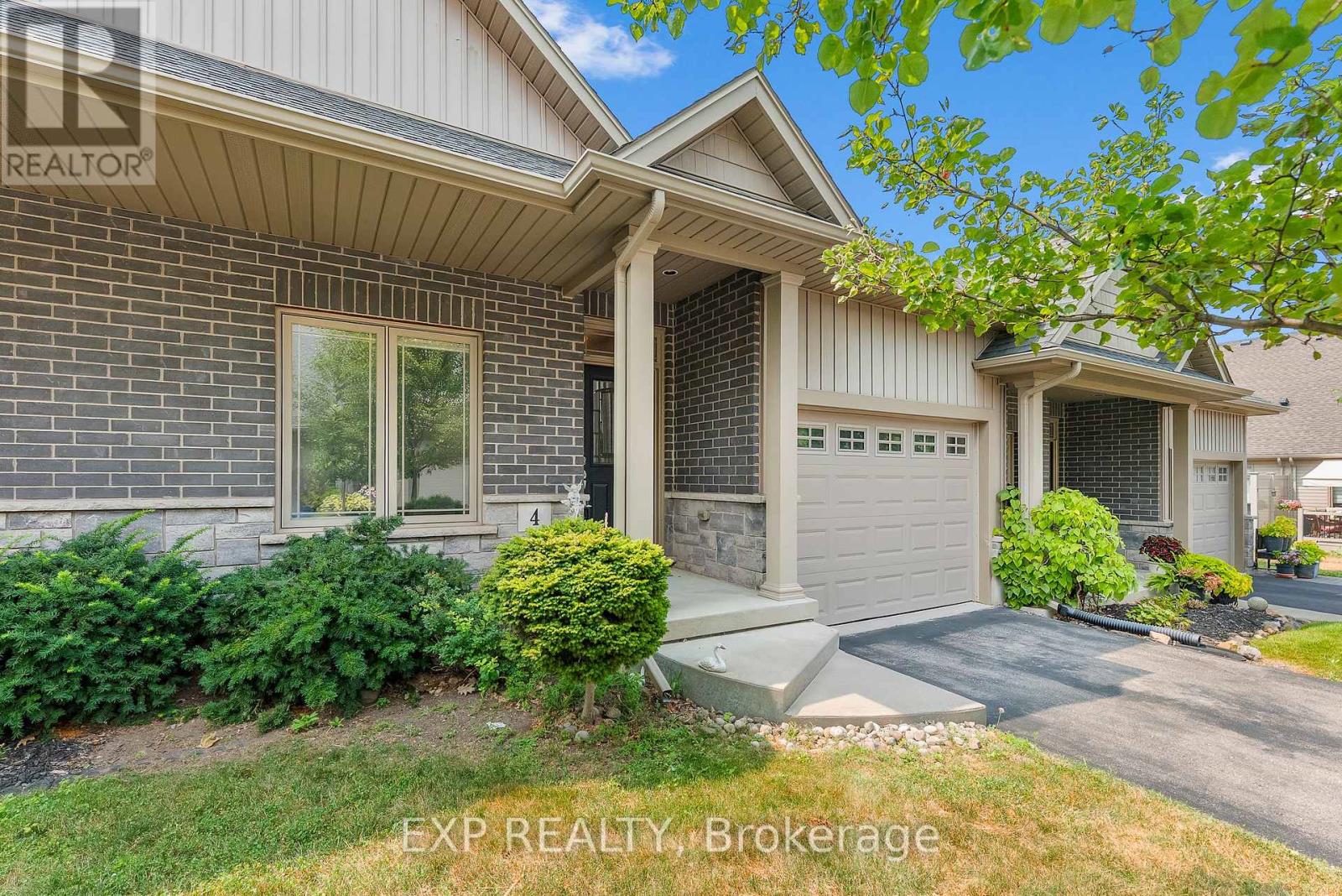 Photo 2 of 4 5490 Prince Edward Avenue, Niagara Falls ON