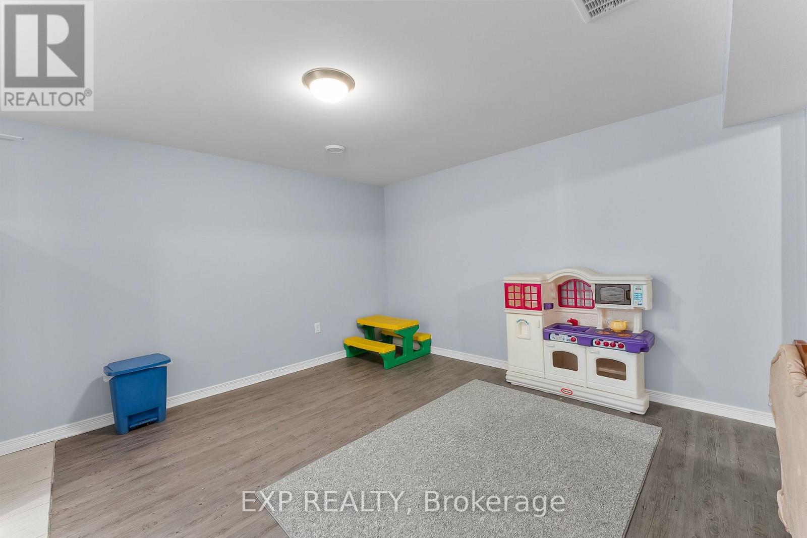 Photo 30 of 4 5490 Prince Edward Avenue, Niagara Falls ON