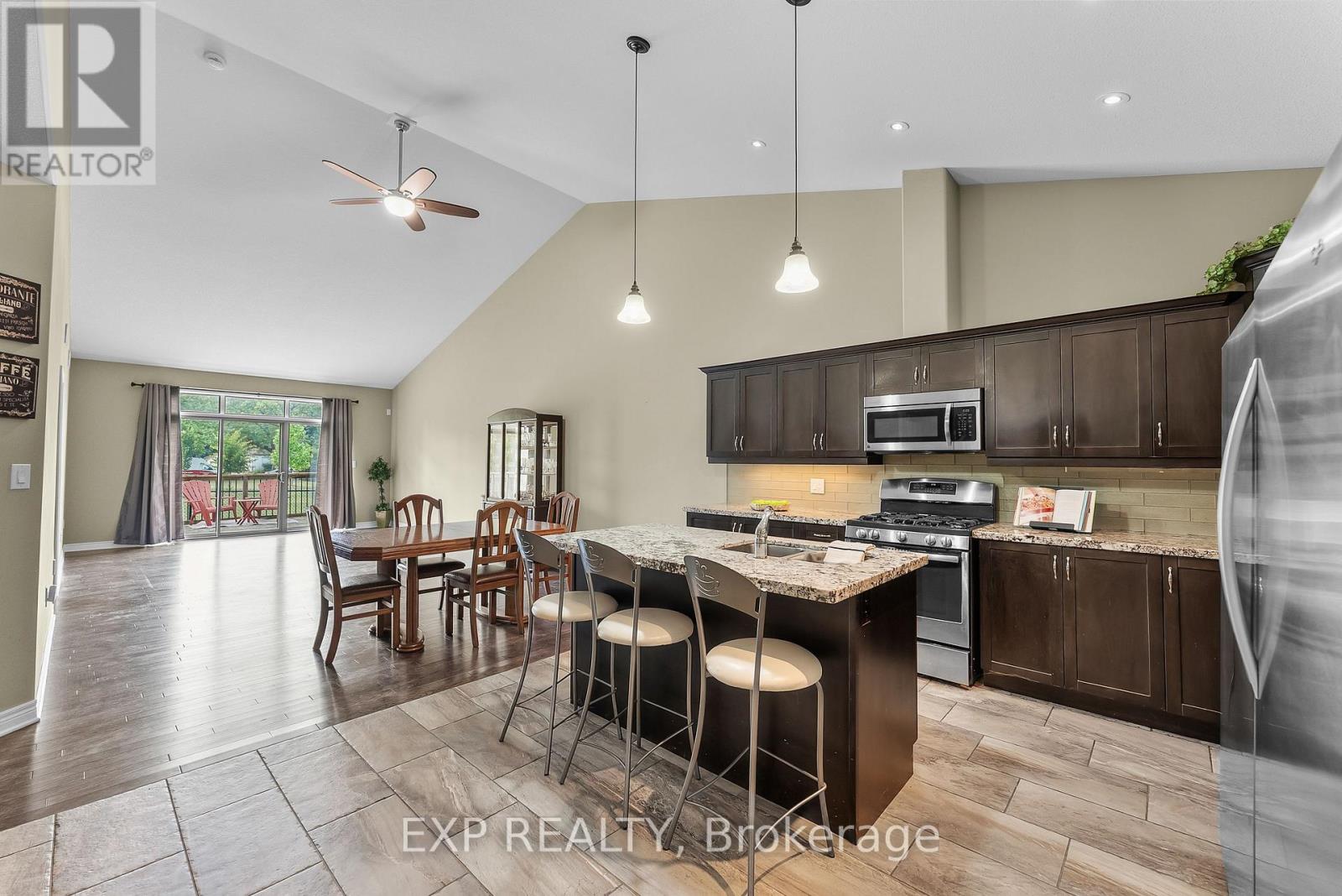 Photo 5 of 4 5490 Prince Edward Avenue, Niagara Falls ON