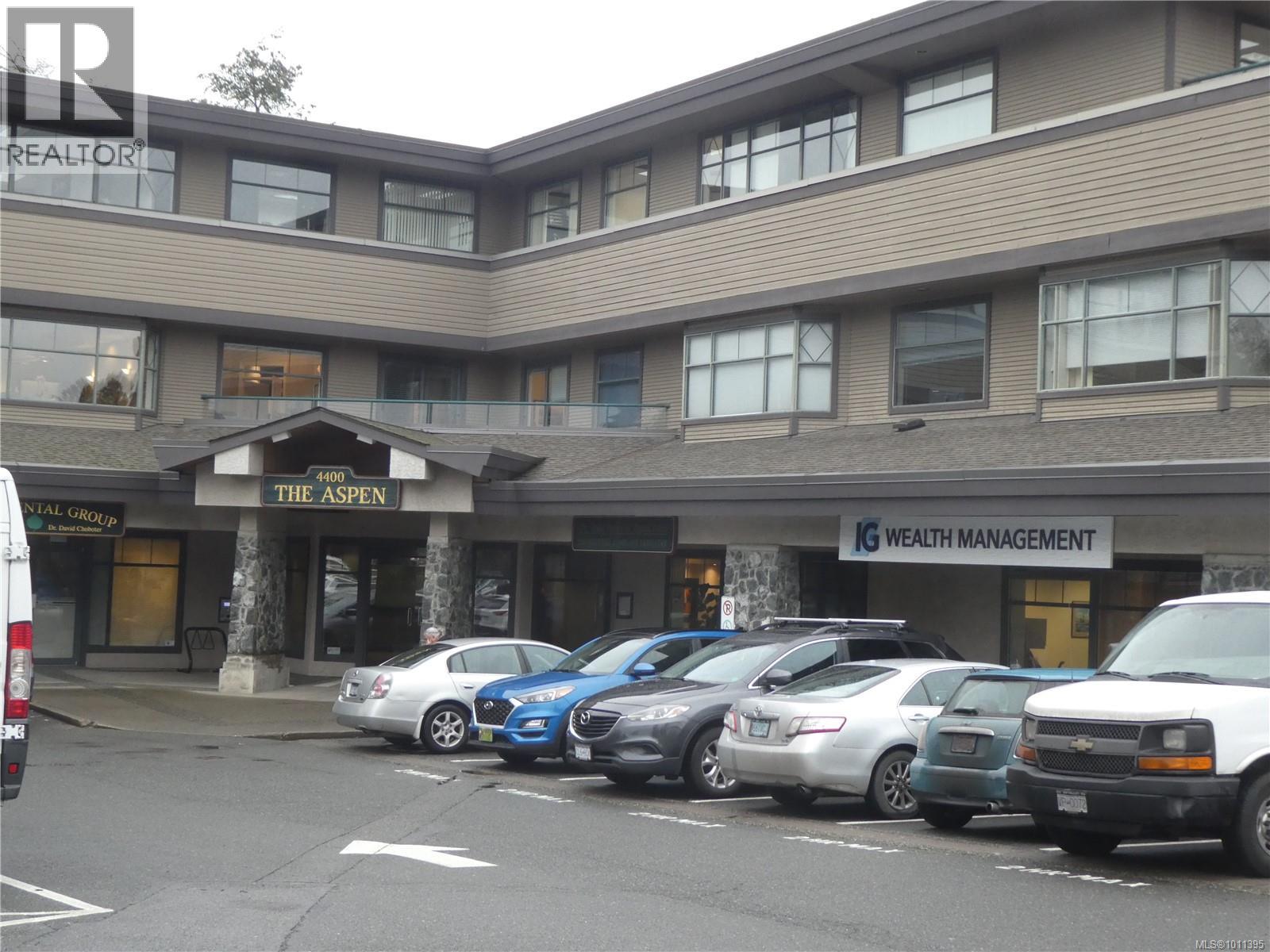 101 4400 Chatterton Way, Saanich