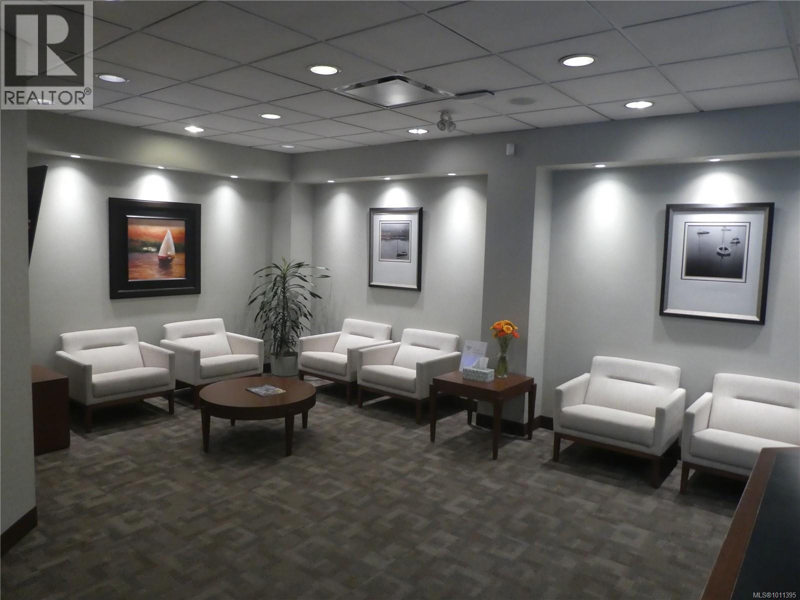 101 4400 Chatterton Way, Saanich