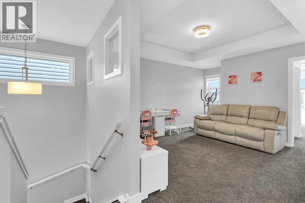 Single Family House for Sale in  howse Common NE Livingston Calgary 