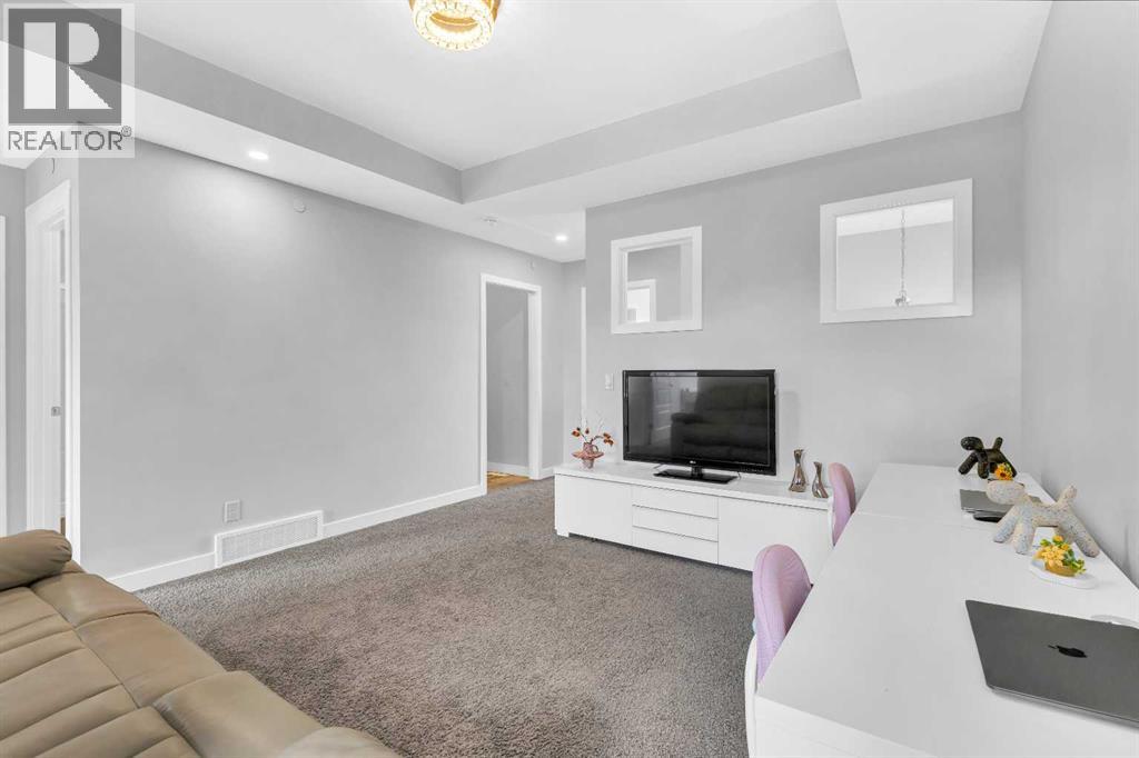 Single Family House for Sale in  howse Common NE Livingston Calgary 
